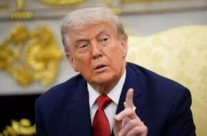 TRUMP_DERECHA