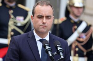LECORNU_RENUNCIO_FRANCIA