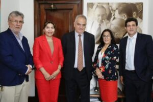 NUEVOS SENADORES_LLA